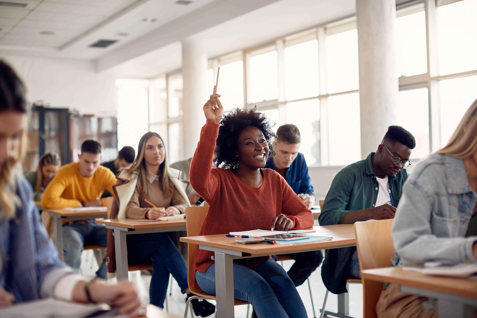 Student_RaiseHand_420871138_1